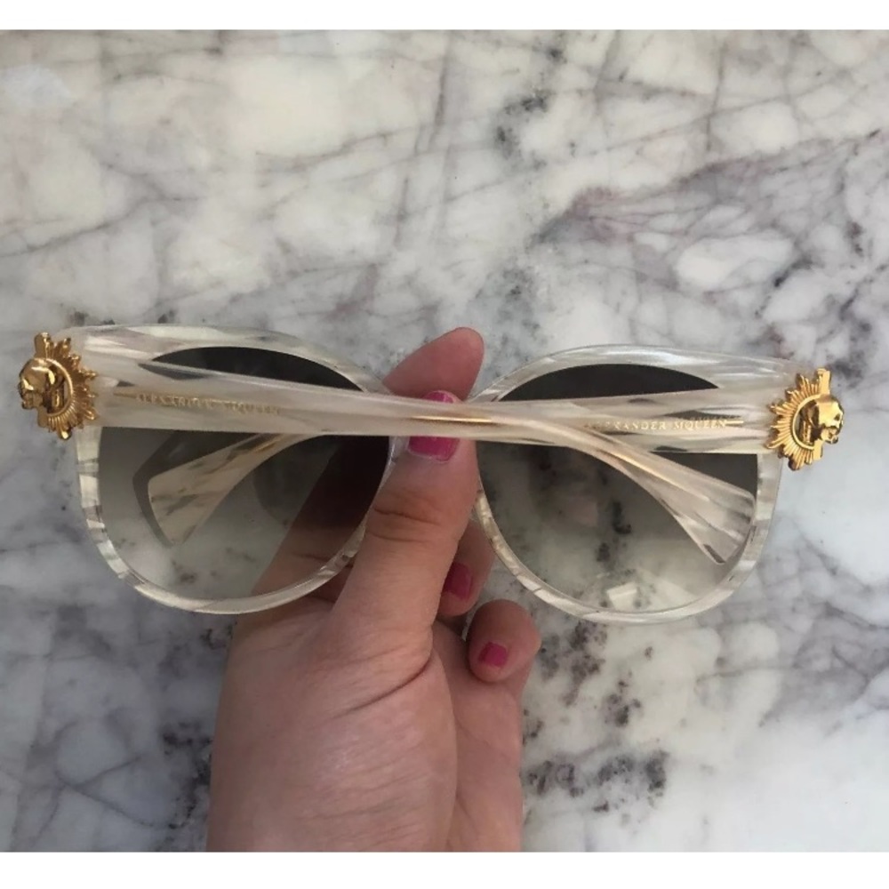 🚫SOLD🚫 Alexander McQueen AMQ 4245/S Sunglasses - Picture 4 of 7